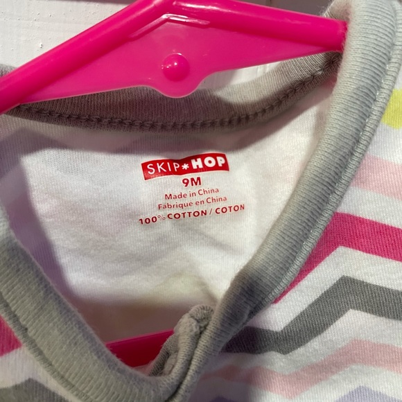 Baby Girl 9Month Onsie - Picture 2 of 2